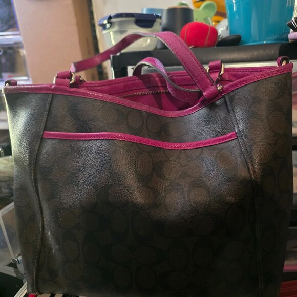 Coach bag and wristlet - Picture 3 of 7